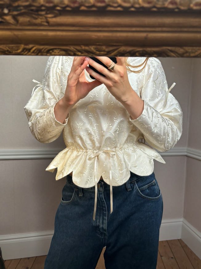 HENRY with Large Scallops in Ex Designer Embroidered Silk